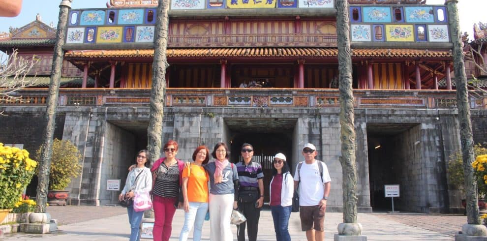 hue-imperial-city-main-gate-family-tour-viettrendtour