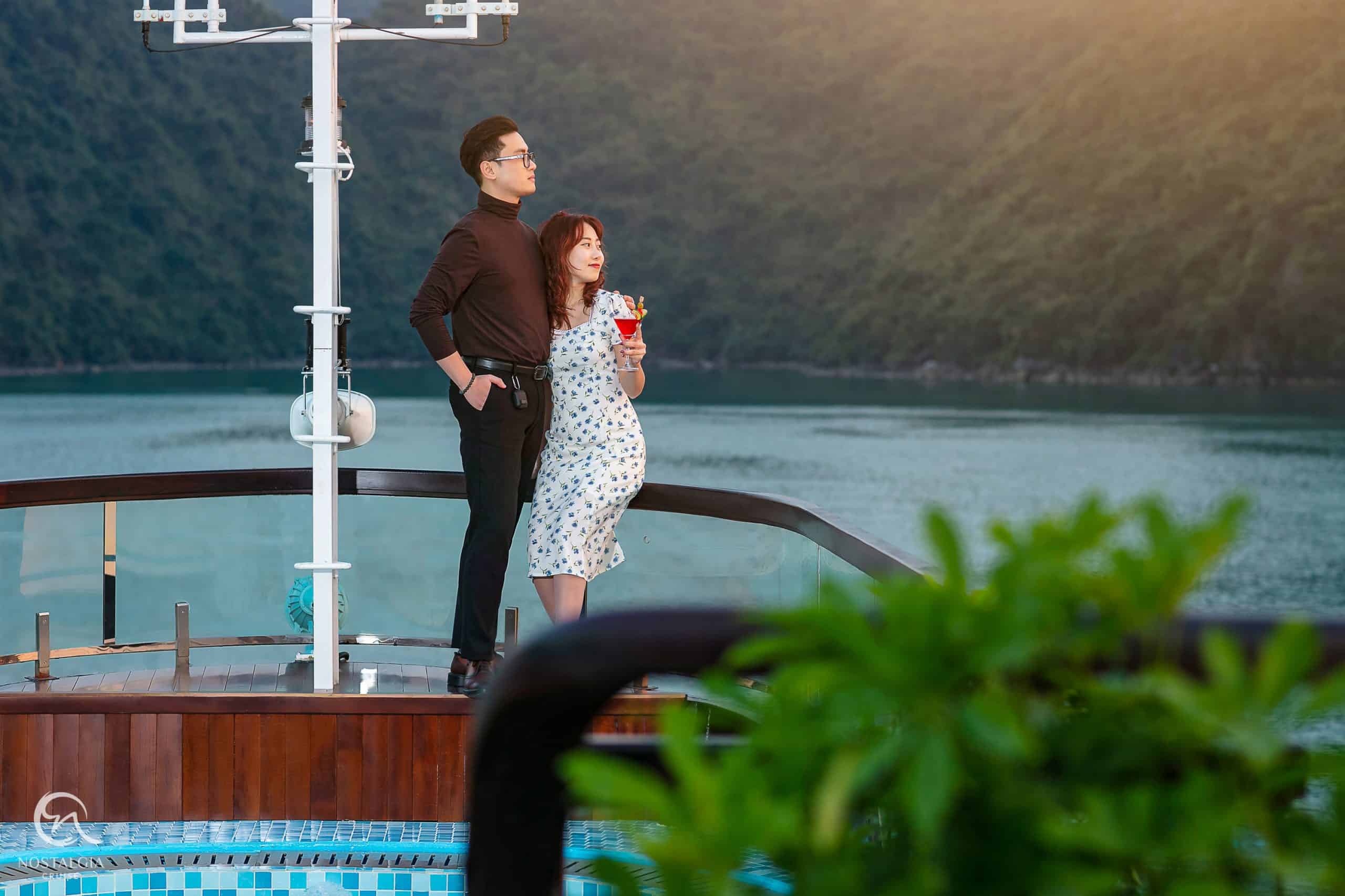 jacuzzi-deck-panorama-lan-ha-nostalgia-cruise-viettrendtour