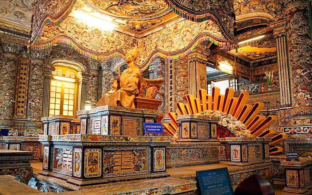 khai-dinh-tomb-hue-royal-tomb-ornate-interior-viettrendtour