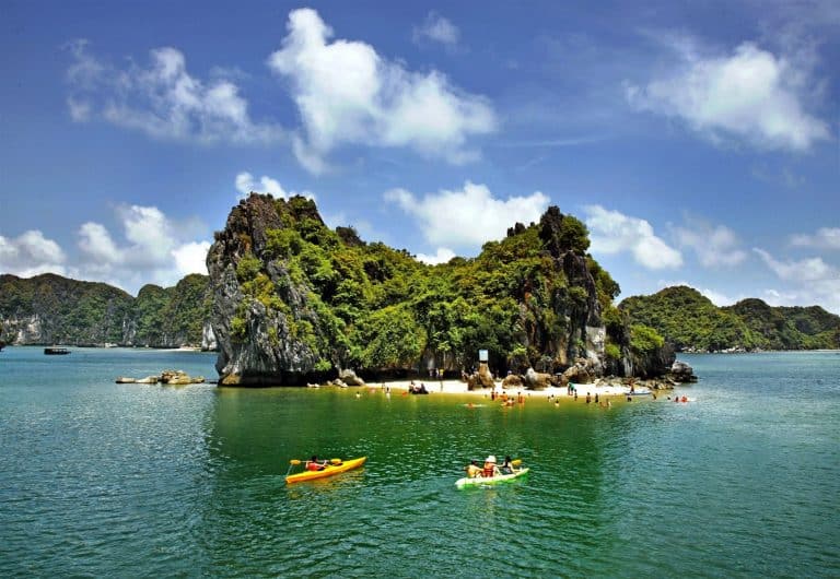lan-ha-bay-coastal-cruise-viettrendtour