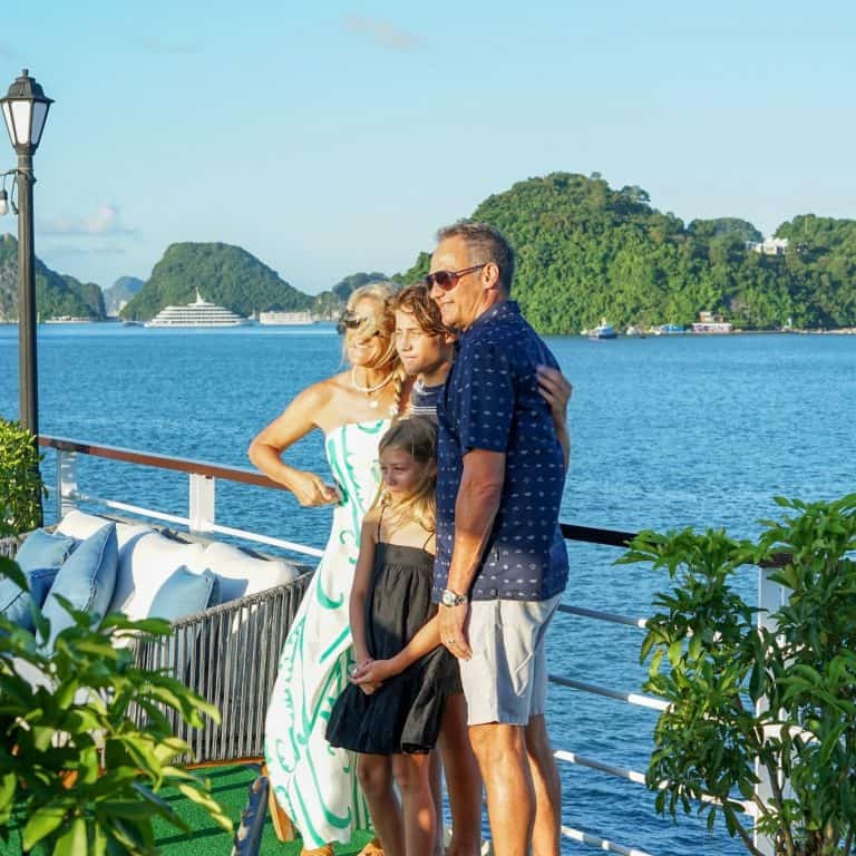 lan-ha-bay-family-cruise-viettrendtour