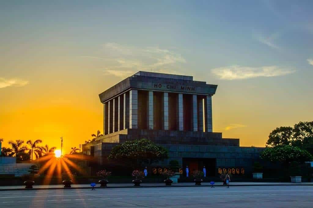 ho-chi-minh-mausoleum-sunset-hanoi-viettrendtour