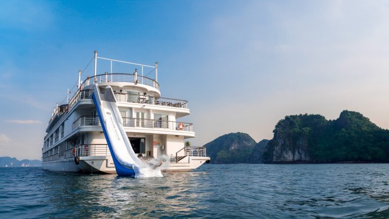 Play all afternoon on Ambassador Signature’s waterslide among Lan Ha Bay’s limestone karsts. Start your seamless trip with ViettrendTour (+84) 898265688.