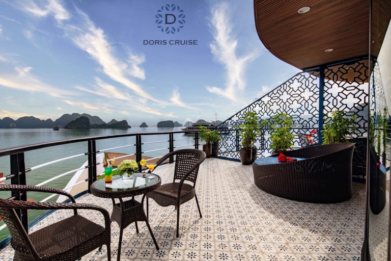 honeymoon-suite-cabin-46-doris-cruise-lan-ha-bay-viettrendtour