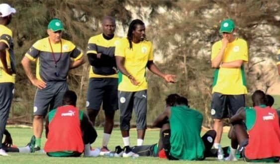Regroupement à Saly : Aliou Cissé a tenu une réunion des cadres ! - wiwsport