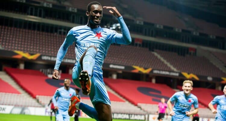 OFFICIEL : Abdallah Sima s'engage à Brighton et part en prêt en Championship ! - wiwsport