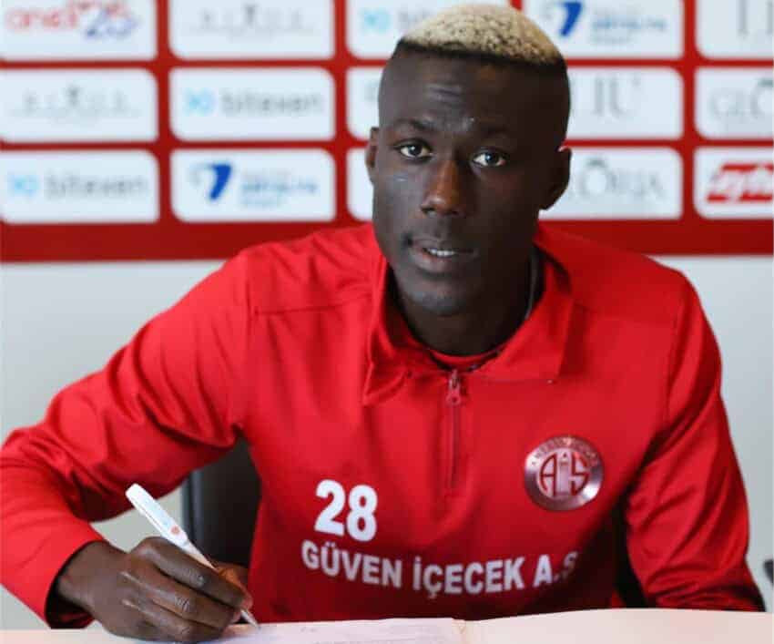 Mercato : Antalyaspor prolonge le prêt d'Alassane Ndao (officiel) - wiwsport