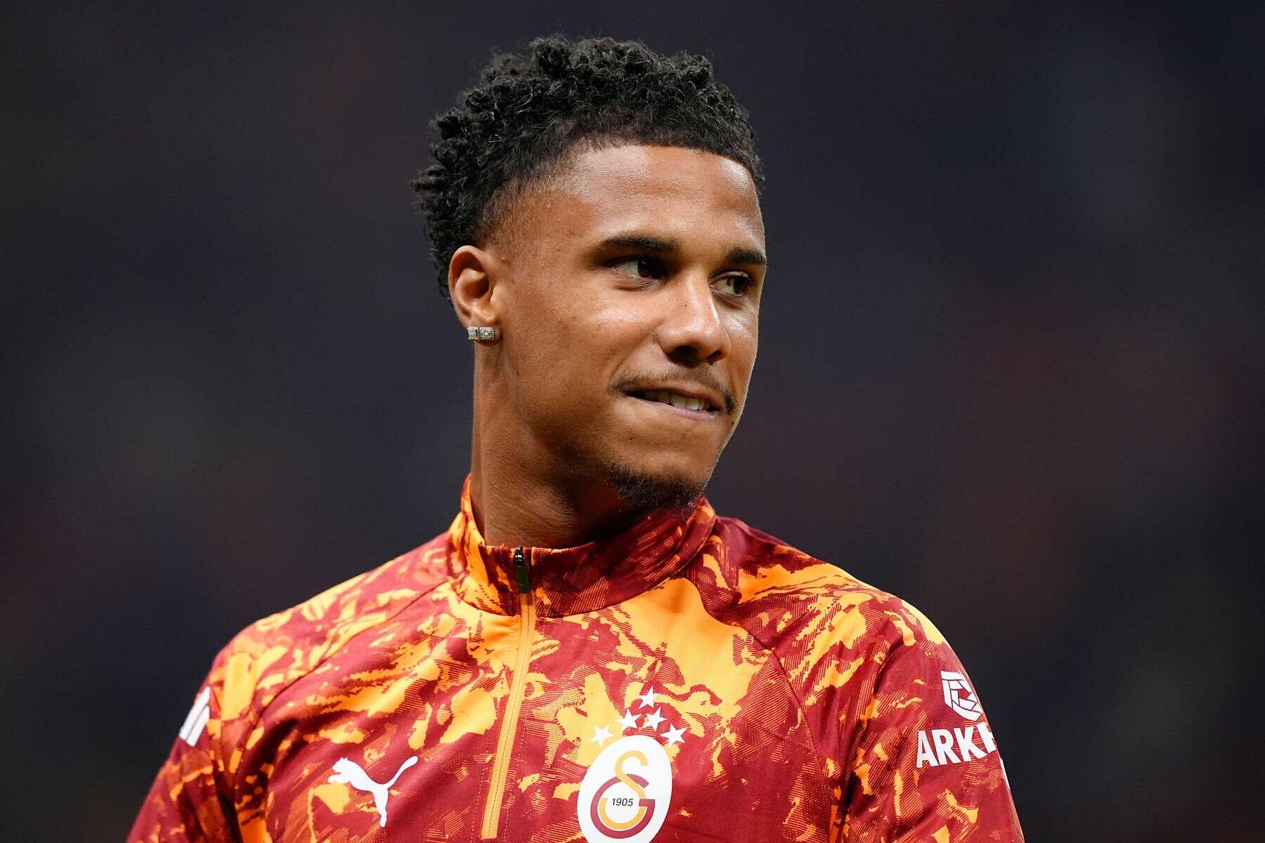 ISTANBUL, TURKEY - 2025/11/01: Ismail Jakobs of Galatasaray SK seen in action during the Turkish Super League match between Galatasaray and Trabzonspor at Rems Park Stadium. Final Score; Galatasaray 0 : 0 Trabzonspor. (Photo by Gokhan Taner/SOPA Images/LightRocket via Getty Images)