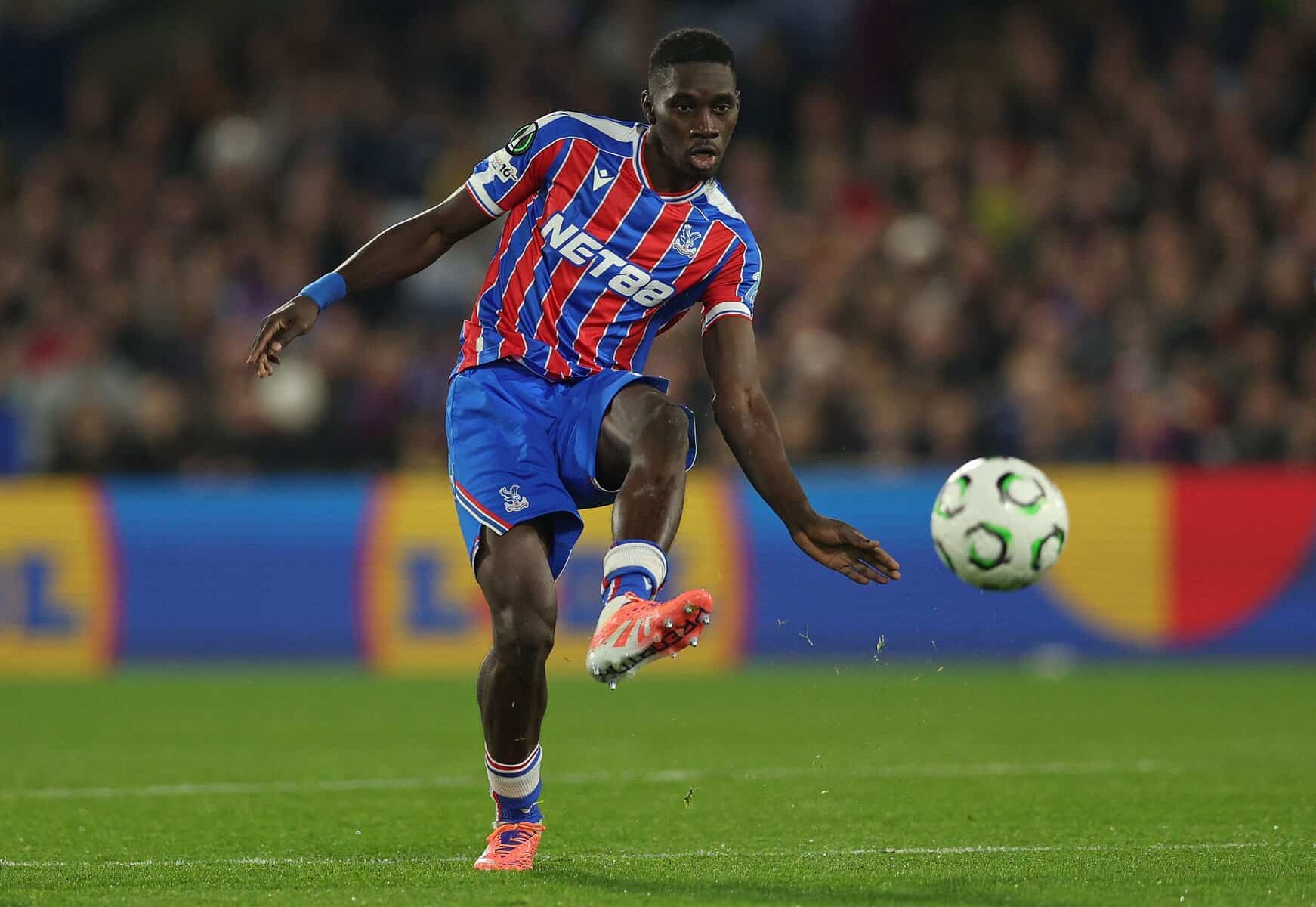 LONDON, ENGLAND - NOVEMBER 06: Ismaila Sarr of Crystal Palace passes the ball during the UEFA Conference League 2025/26 League Phase MD3 match between Crystal Palace FC and AZ Alkmaar at Selhurst Park on November 06, 2025 in London, England. (Photo by Steve Bardens - AMA/Getty Images)