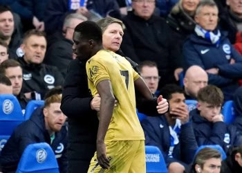 Crystal Palace : « Isma, s'il te plaît, marque », Oliver Glasner révèle comment il a piqué Ismaïla Sarr pour qu'il retrouve de l’efficacité - wiwsport