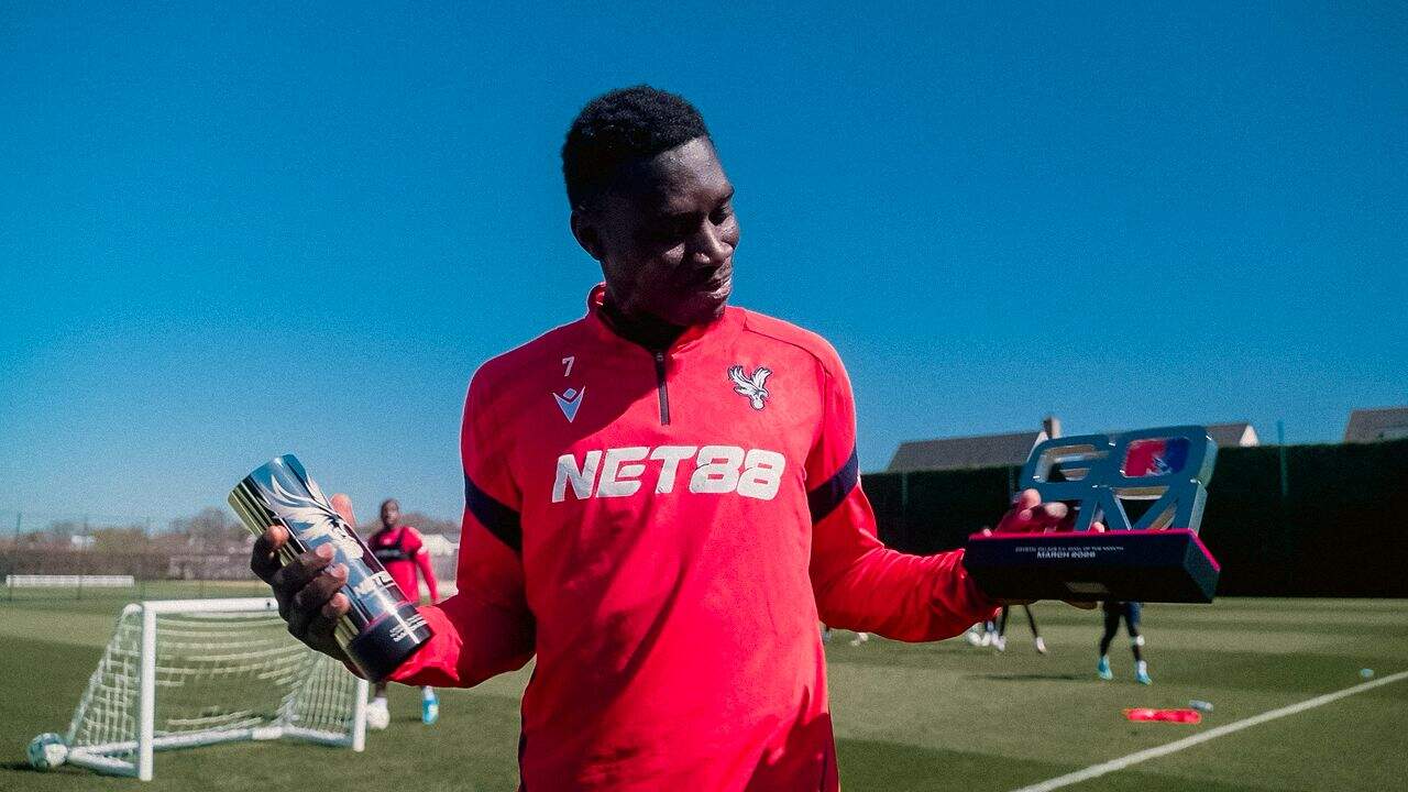 Ismaïla Sarr élu meilleur joueur du mois de mars à Crystal Palace, son but contre Tottenham sacré meilleur réalisation - wiwsport