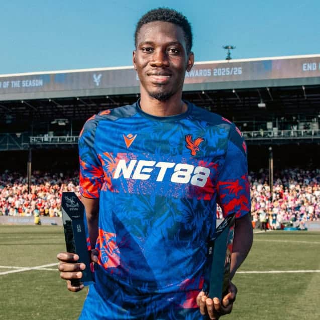 Crystal Palace : Ismaïla Sarr récompensé pour sa grande saison avec un doublé de trophées - wiwsport