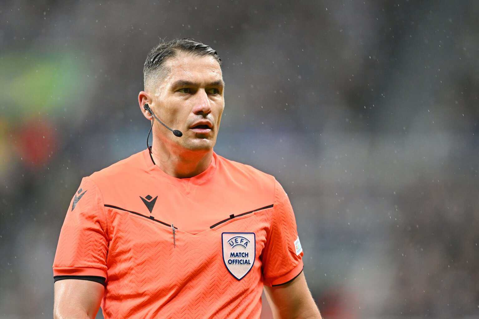 Coupe du monde 2026 : Maillot spécial pour l’arbitre à l’occasion de Tunisie v Japon qui sera le 1000e match de l’histoire du mondial - wiwsport