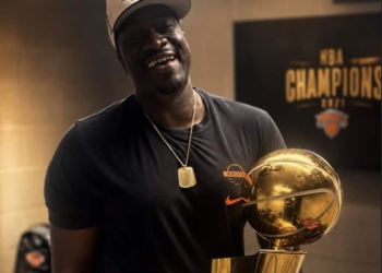 NBA : DeSagana Diop célèbre le sacre des New York Knicks - wiwsport