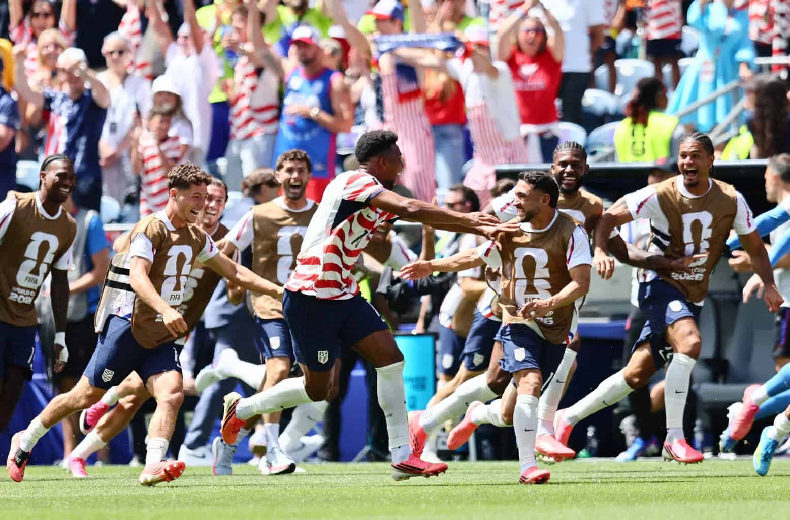 Mondial 2026 : Les États-Unis enchaînent contre l'Australie et se qualifient en 16es de finale - wiwsport