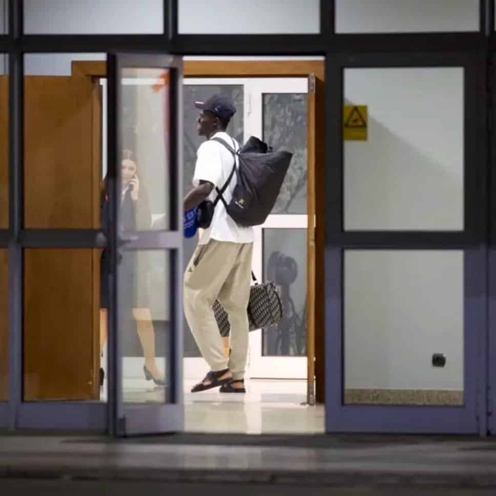 Mercato : Mame Alassane Niang débarque à Porto pour sa visite médicale - wiwsport