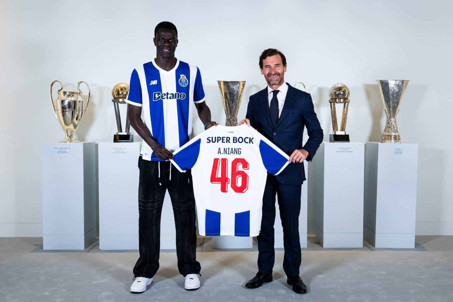 FC Porto : Les premiers mots de Mame Alassane Niang après sa signature : « Marquer des buts, c’est ma spécialité » - wiwsport