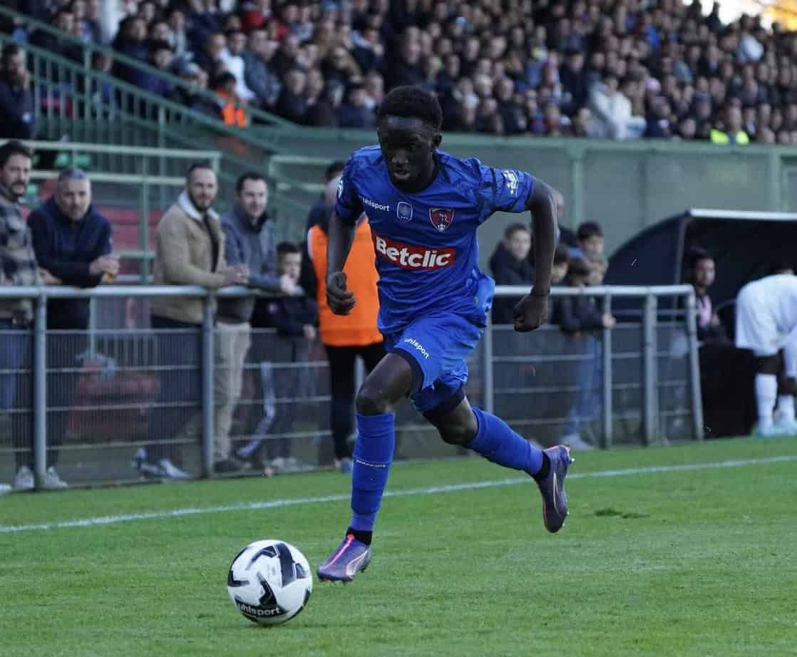 Ligue 2 : Ousmane Diop buteur, Clermont s’incline face à Saint-Étienne ! - wiwsport