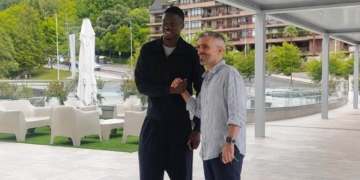 Mercato : Mamadou Sarr est arrivé au Pays basque pour sa signature à la Real Sociedad - wiwsport