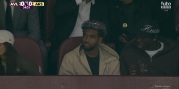 Premier League : Ibrahim Mbaye présent au stade de Villa Park pour le match Aston Villa - Arsenal - wiwsport