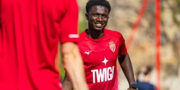 Mercato : Lamine Camara devrait rallier Londres ce dimanche afin de conclure son accord avec Chelsea ! - wiwsport