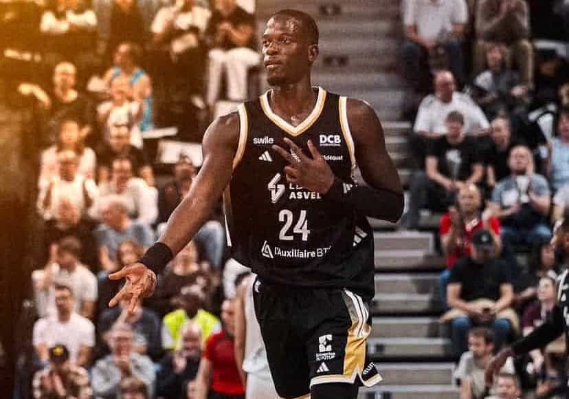 Mbaye Ndiaye quitte finalement l’ASVEL et rejoint l’Olympiakos - wiwsport