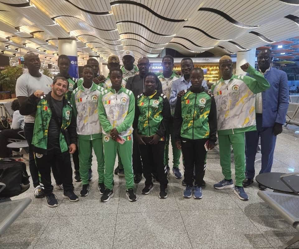Beach Wrestling - Le Sénégal termine 3e par équipes au Mondial U17 de Bakou ! - wiwsport
