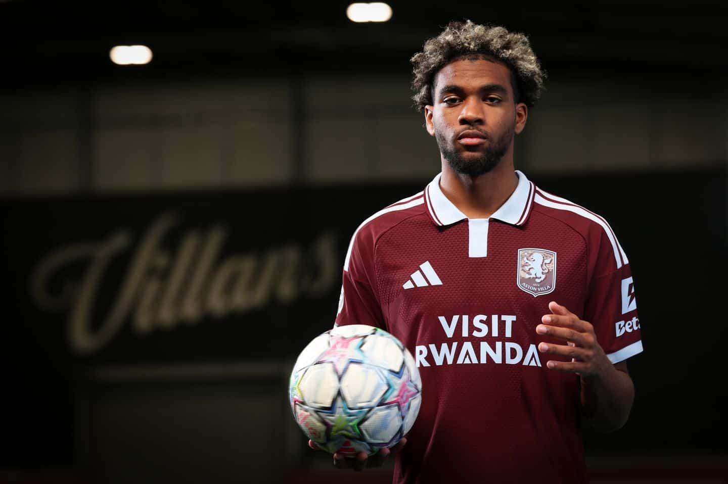 « J'ai besoin de progresser » : Ibrahim Mbaye explique sa signature à Aston Villa - wiwsport