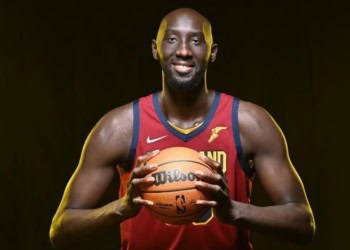 NBA : Le Sénégalais Tacko Fall signe un contrat Exhibit 10 avec les Philadelphia 76ers - wiwsport