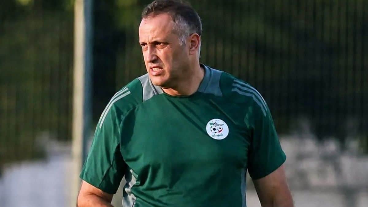 Football : Brahim Hemdani succède à Vladimir Petkovic sur le banc des Fennecs d’Algérie ! - wiwsport