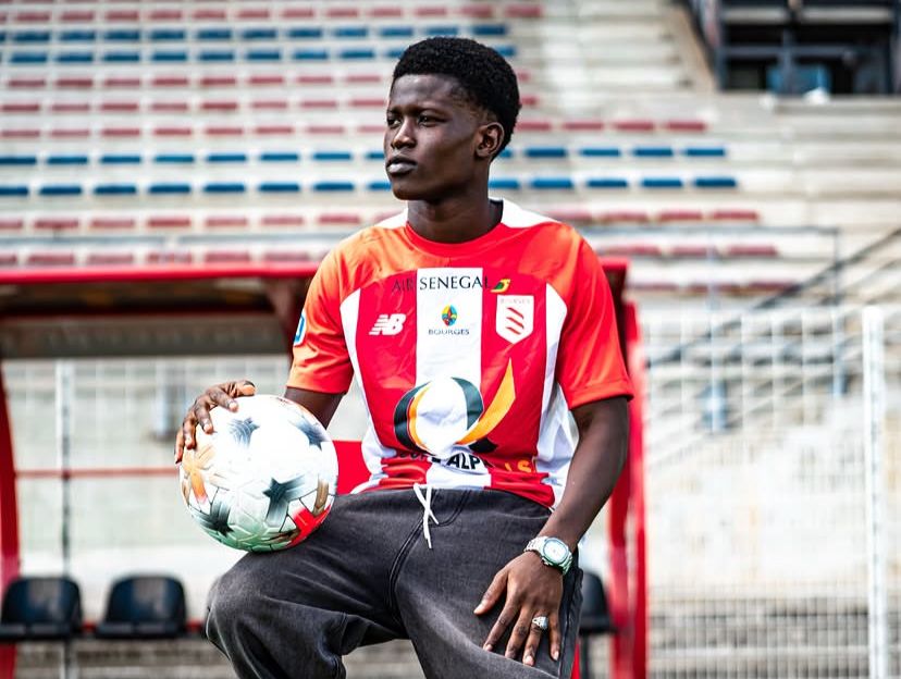 Mercato : Ameth Niang rejoint Bourges FC en provenance du Jaraaf - wiwsport