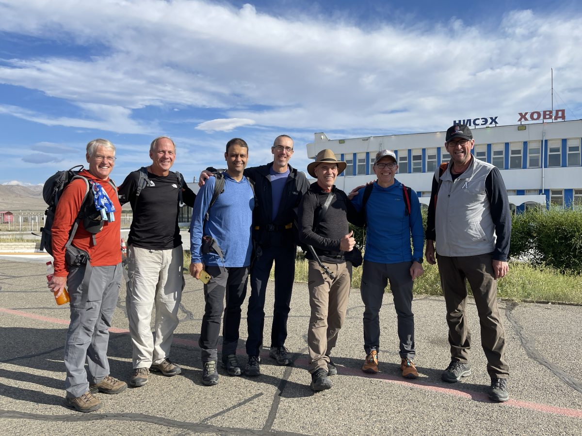 team “no shortcuts” starts the expedition