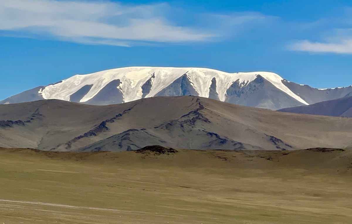 team “no shortcuts” starts the expedition