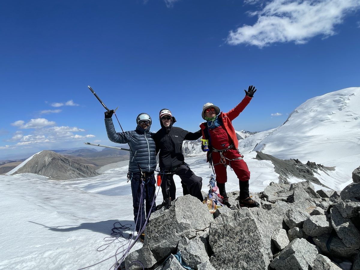 team "no shortcuts" descends to the valley team "no shortcuts" descends to the valley