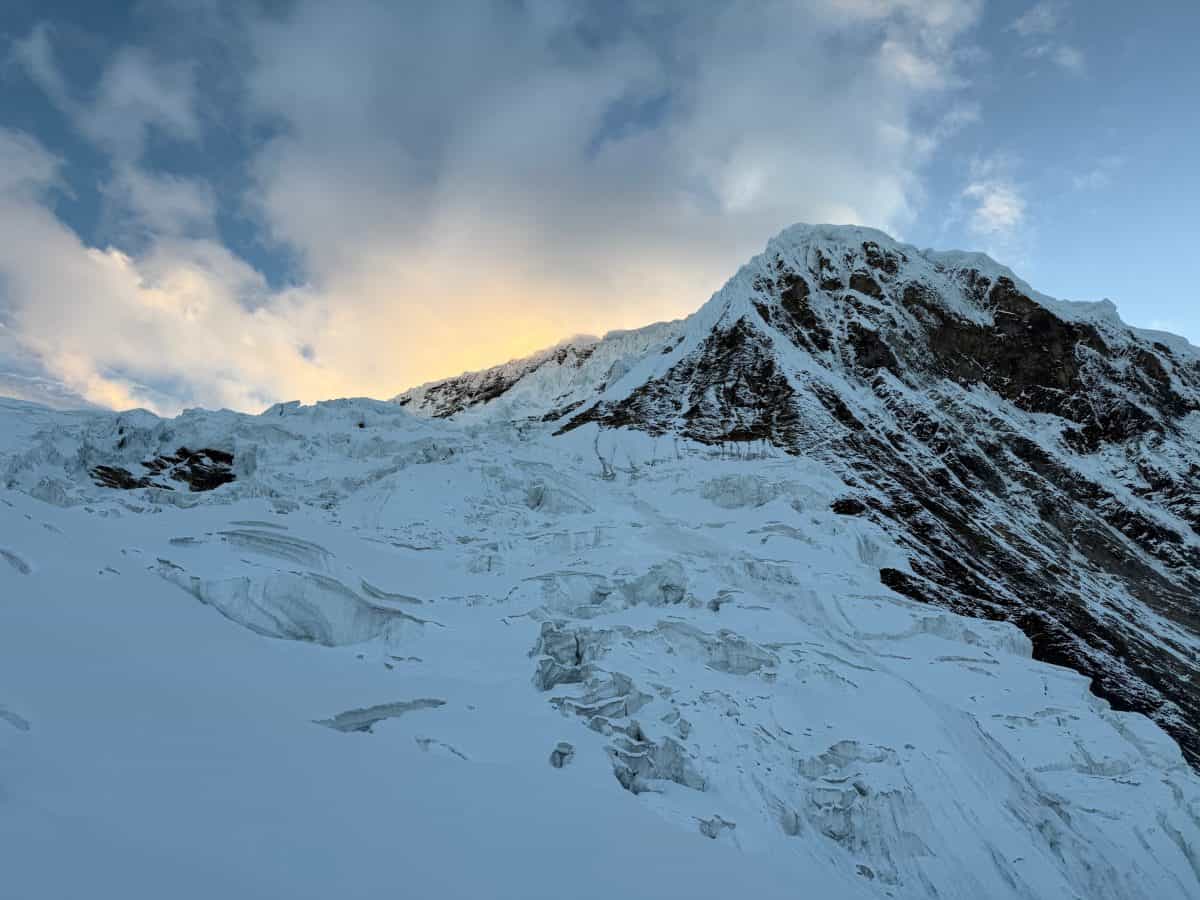 manaslu team arrives at camp 1