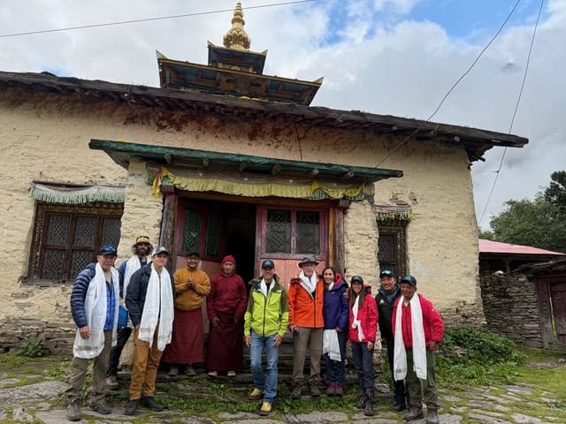 manaslu team enjoys great weather!