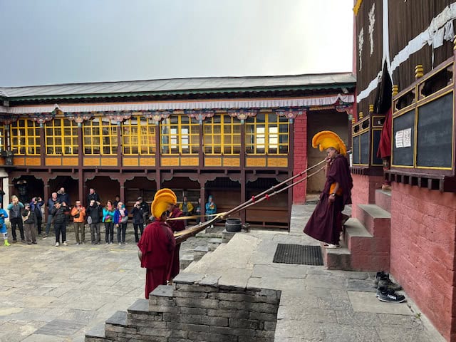 team “hash brown 2 eggs” reaches tengboche