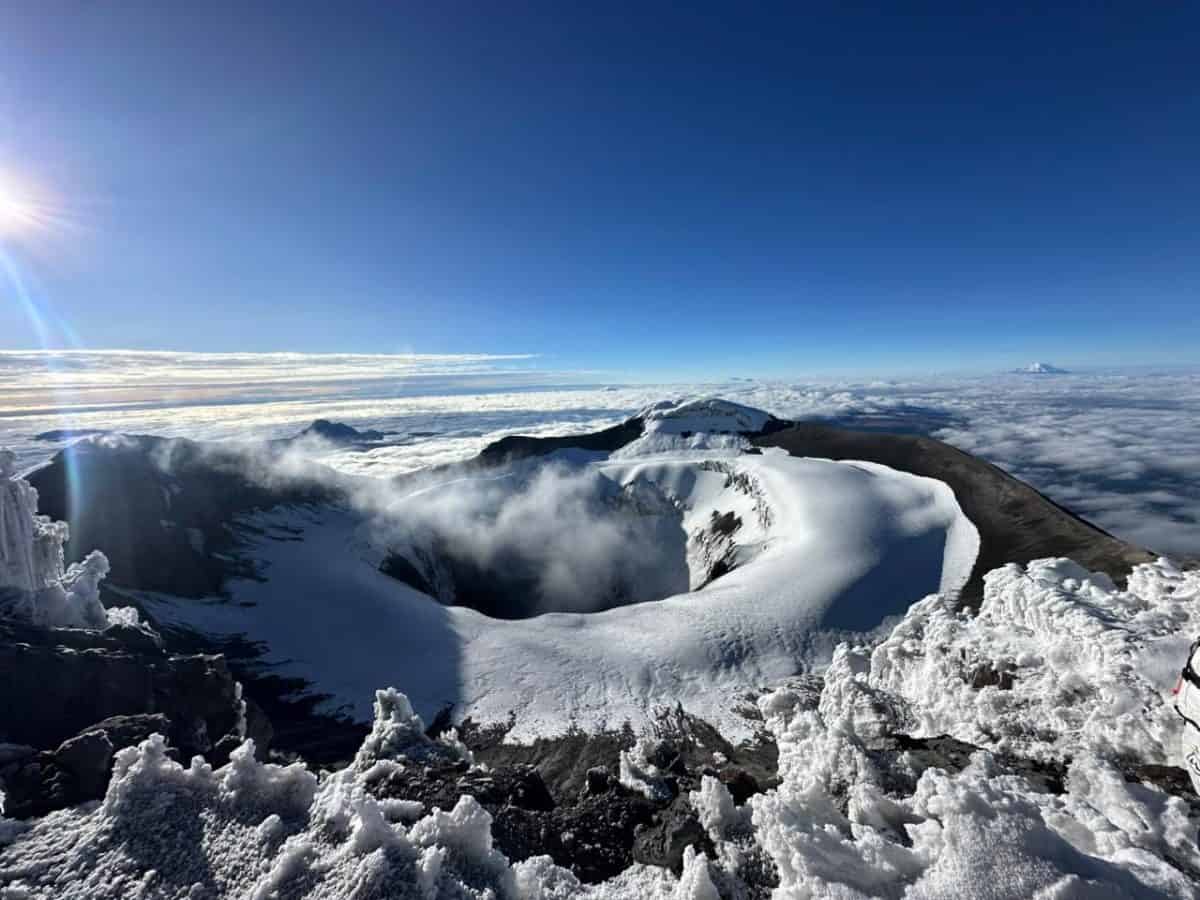 team summits cotopaxi