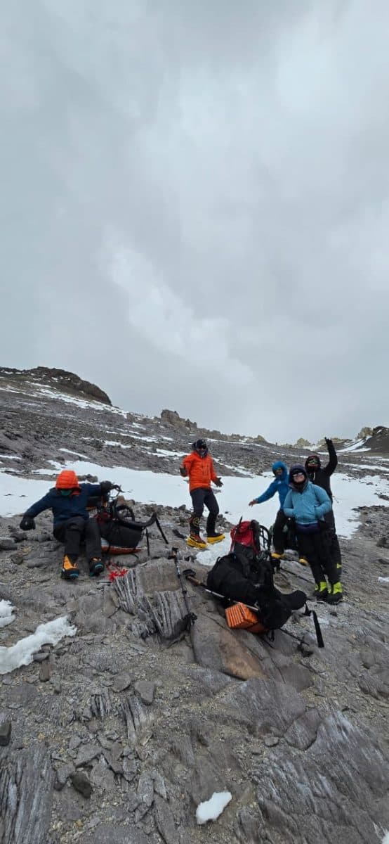 los condores climbs to camp 3
