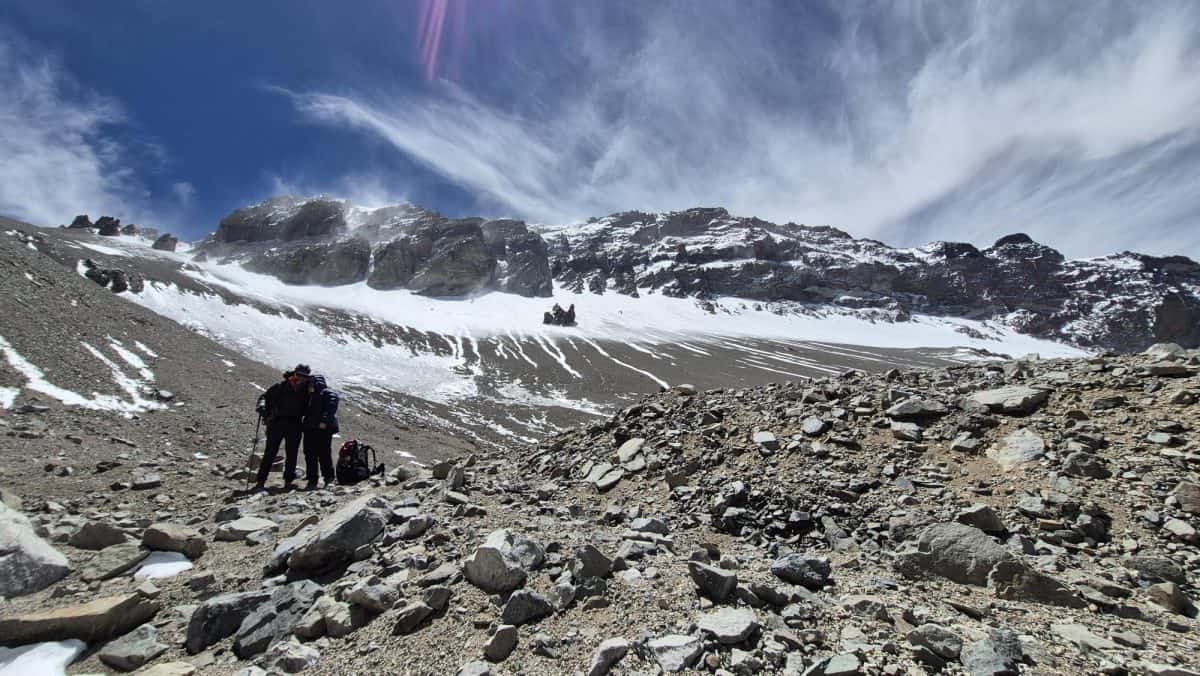 los condores climbs to camp 1