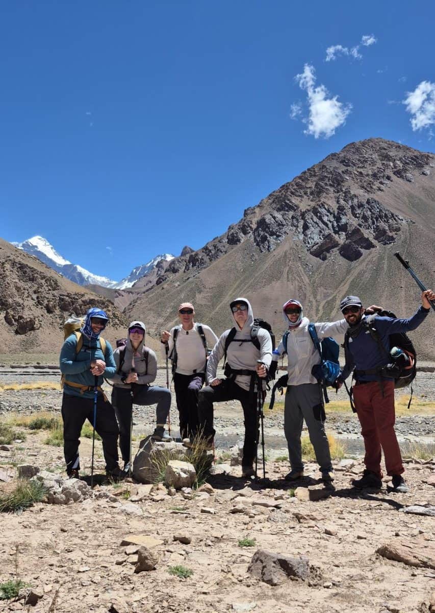 team los cóndores at casa de piedra