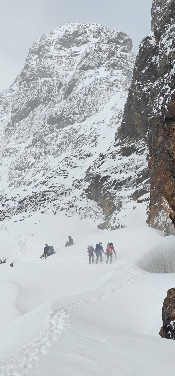 the blockade runners summit pequeño alpamayo