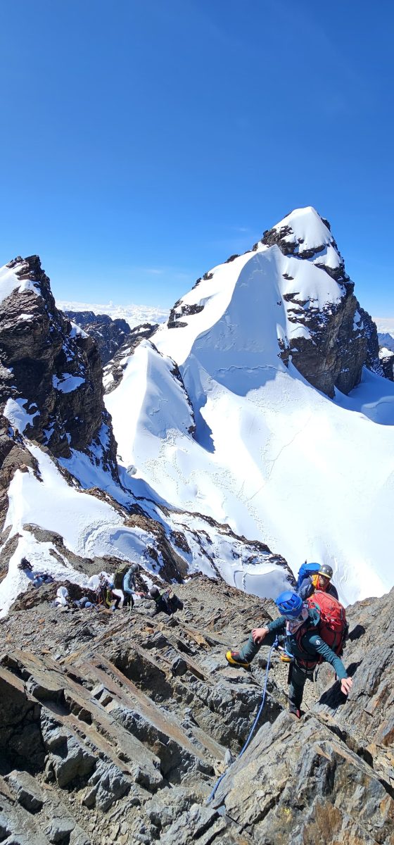 the hypoxic hill hoppers summit pequeño alpamayo!