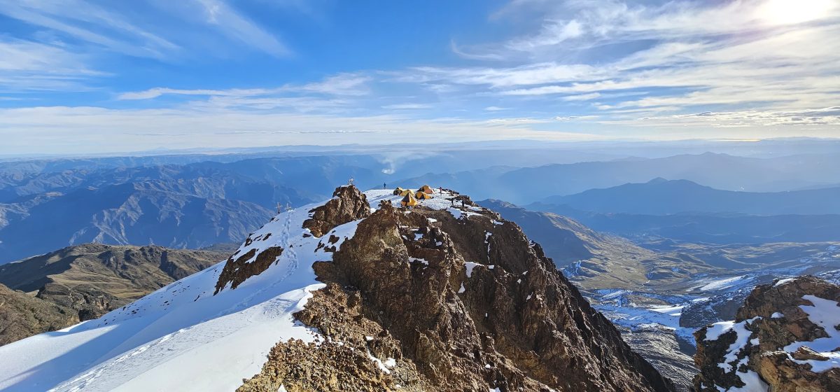 the blockade runners summit illimani!