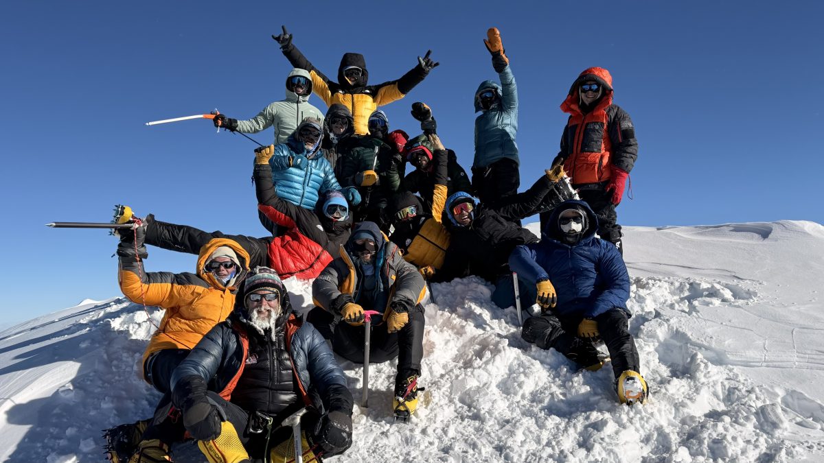 "peraponken peak patrol" summits and begins descent!