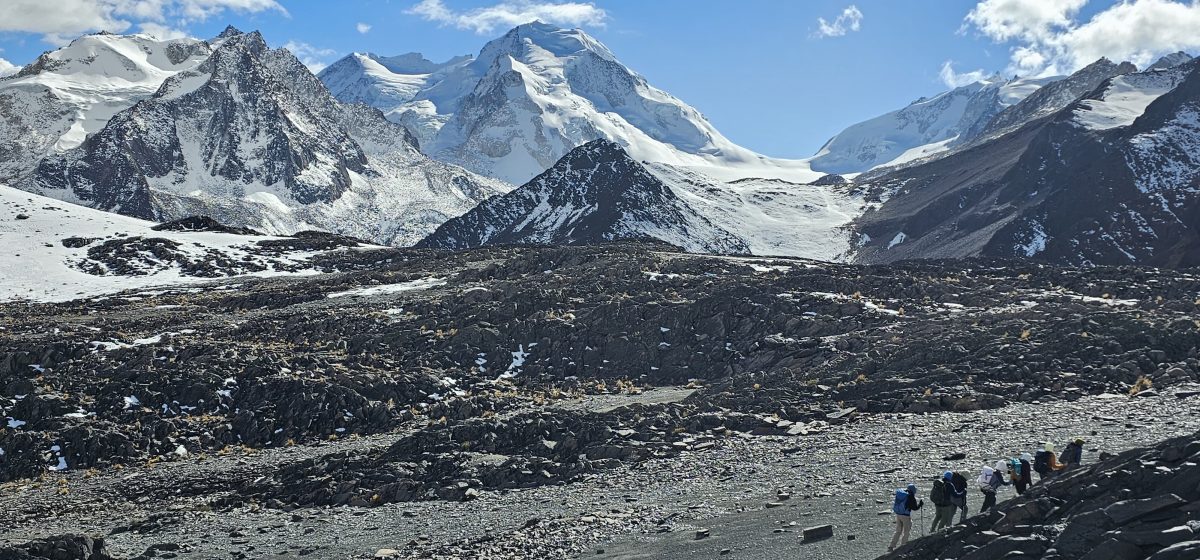summit of trekking peak jacha tuxu 