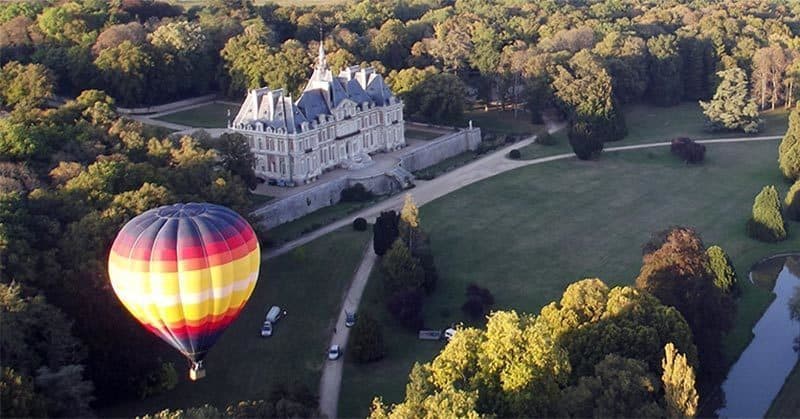 Hot-air Balloon: Romantic activities for couples to do around Paris