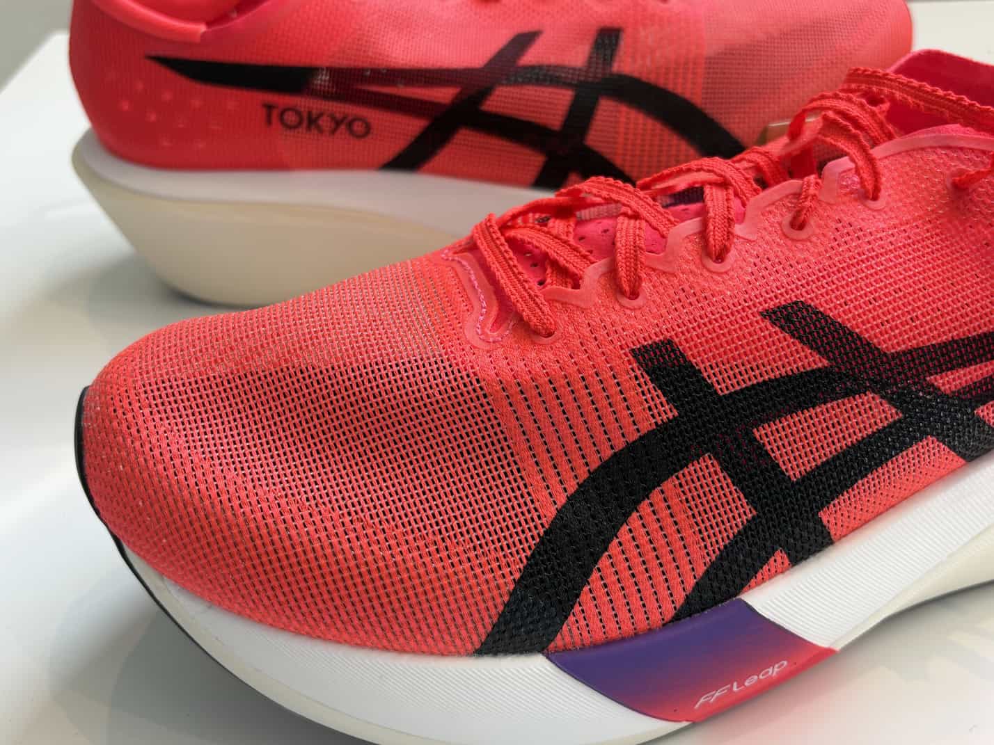 Review: ASICS Metaspeed Edge Tokyo, lopen op wolken