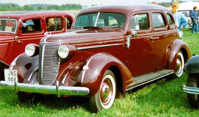 Vintage car, the Nash Ambassador Six 4-door sedan, from 1937.
