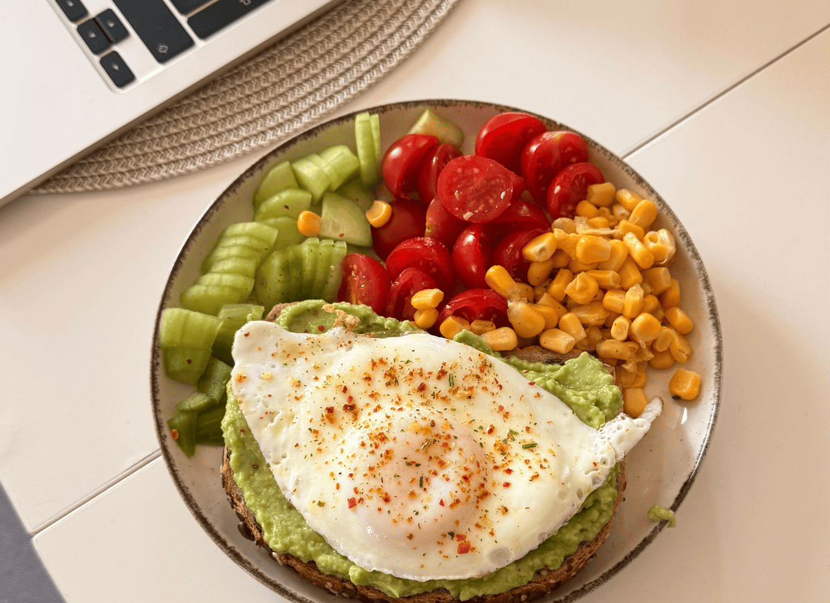 A healthy meal for weight loss.